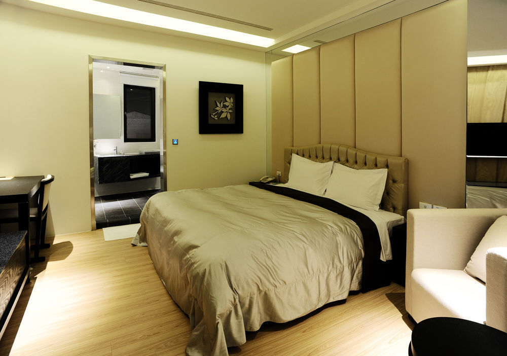 Motel Stars Taichung Eksteriør bilde